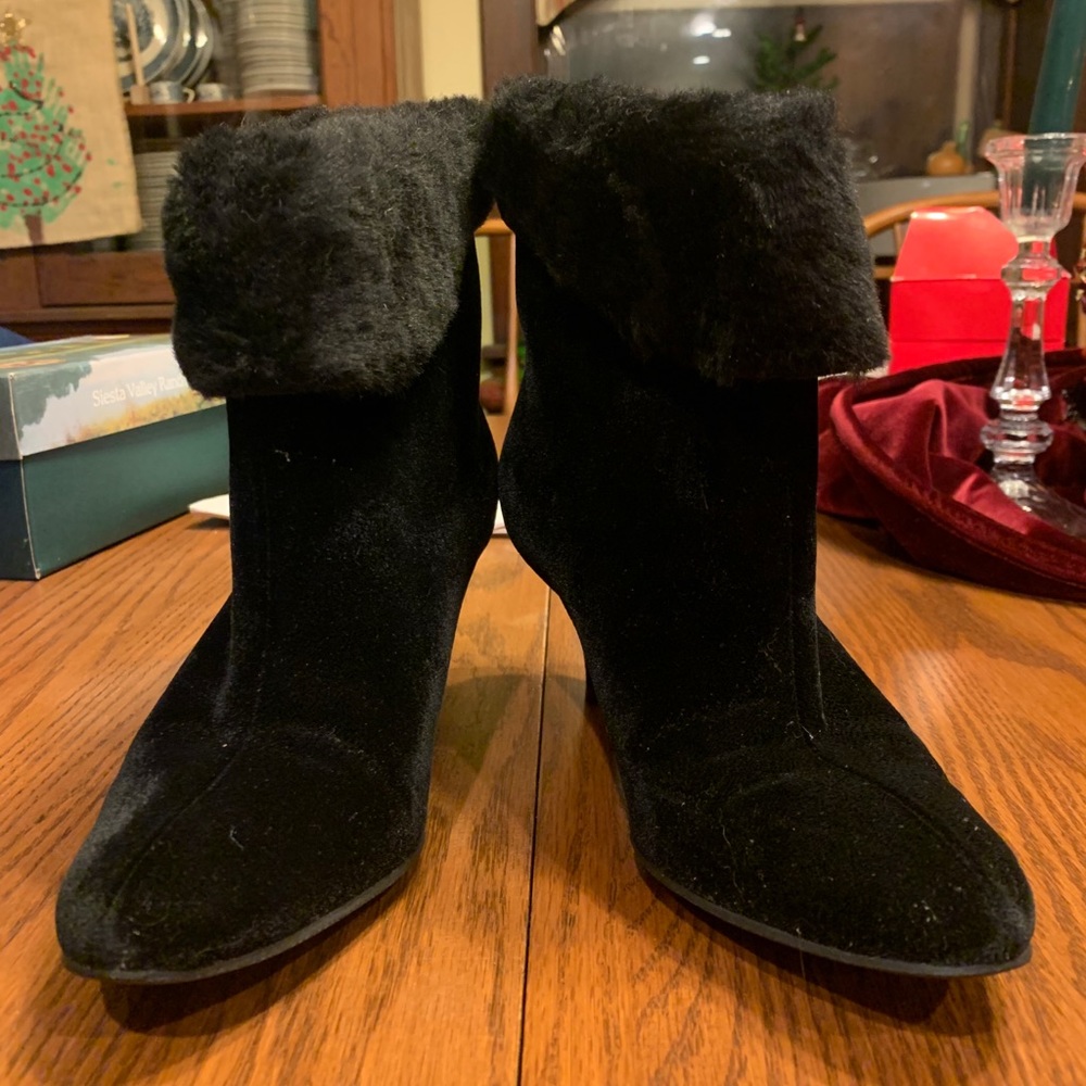 Vintage Cobbies Ankle Booties with Faux Fur - Picture 5 of 8
